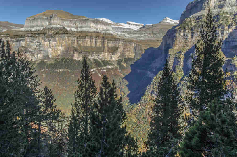 Huesca - parque nacional de Ordesa y Monte Perdido - valle de Ordesa 89 - faja de Pelay.jpg